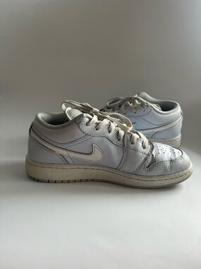 Nike Kids Air Jordan1 Low Sneakers in White in size 5Y